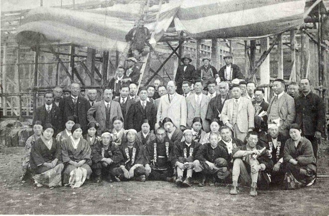 新校舎の上棟式　昭和12年『栄町郷土史』